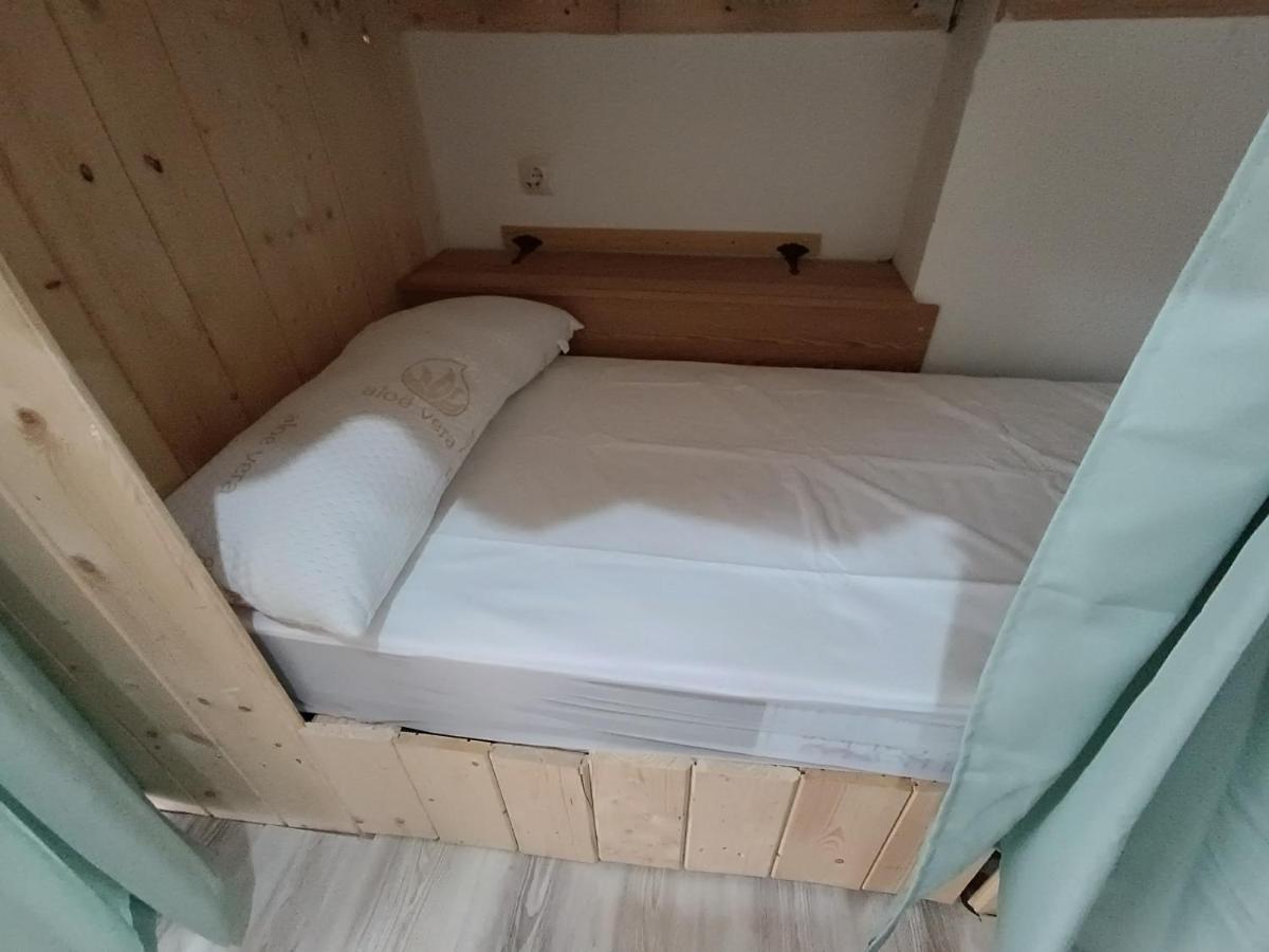 Hostel Bretema Lugo Εξωτερικό φωτογραφία